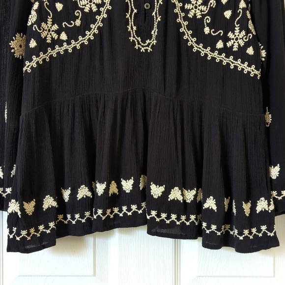 Meadow Rue by Anthropologie Boho Embroidered Flared Sleeve Blouse Black Cream S - Picture 8 of 12